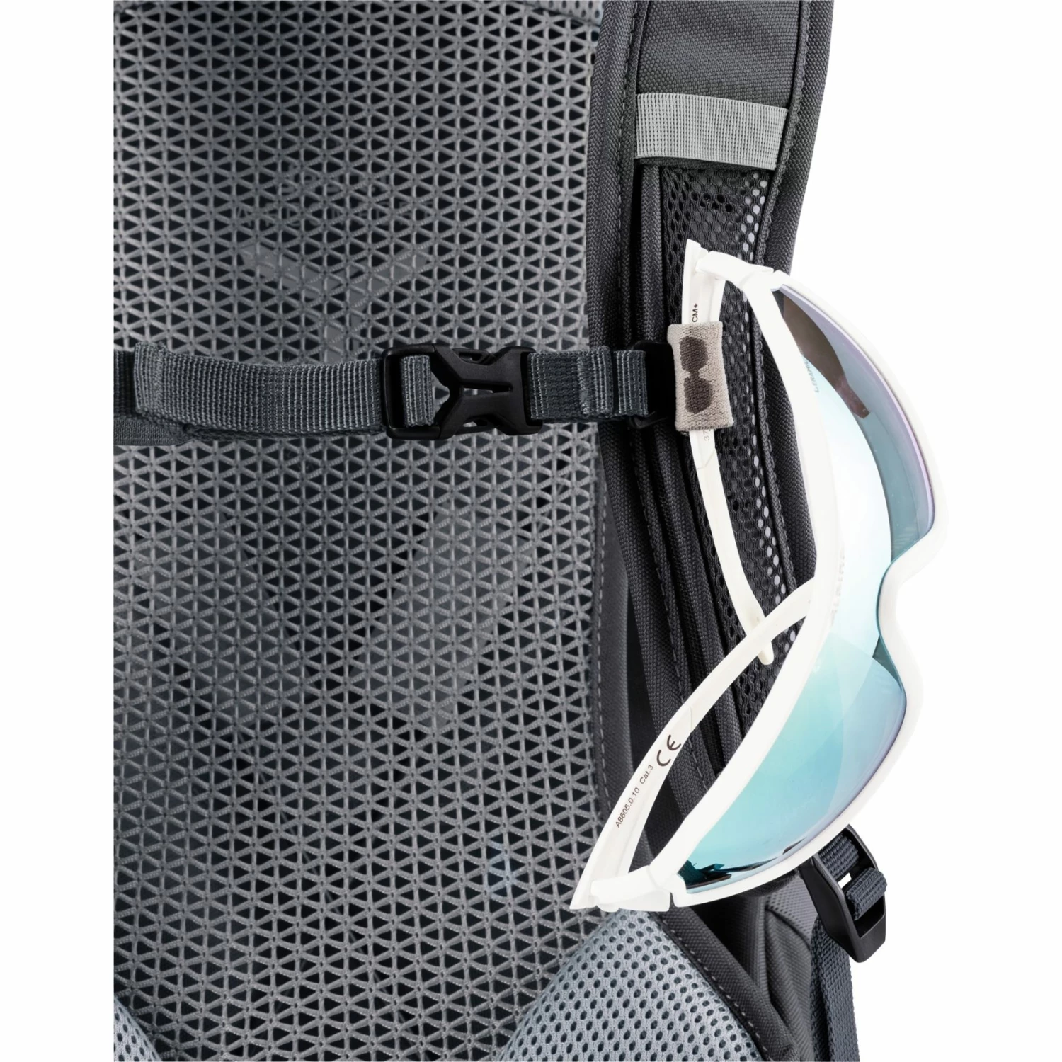 Deuter AC Lite 16 Rugzak - black-graphite Deuter AC Lite 16 Rugzak - Black-graphite -Msr Gear Shop deuter ac lite 16 backpack black graphite 10 921145