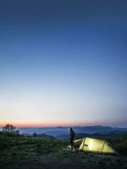 FJÄLLRÄVEN Fjällräven Abisko Shape 2 Tent - Sand -Msr Gear Shop fjaellraeven abisko shape 2 zelt sand 3 936343