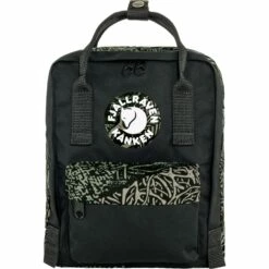FJÄLLRÄVEN Fjällräven Kanken Art Mini Rugzak - Darkwoods -Msr Gear Shop fjaellraeven kanken art mini backpack 8 1419913