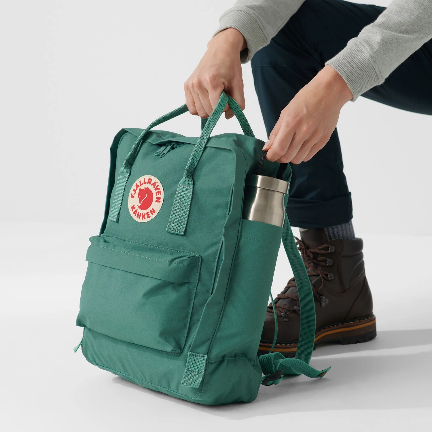 Fjällräven Kånken Rugzak - frost green/confetti pattern FJÄLLRÄVEN Fjällräven Kånken Rugzak - Frost Green/confetti Pattern -Msr Gear Shop fjaellraeven kanken rucksack super grey 9 1130987